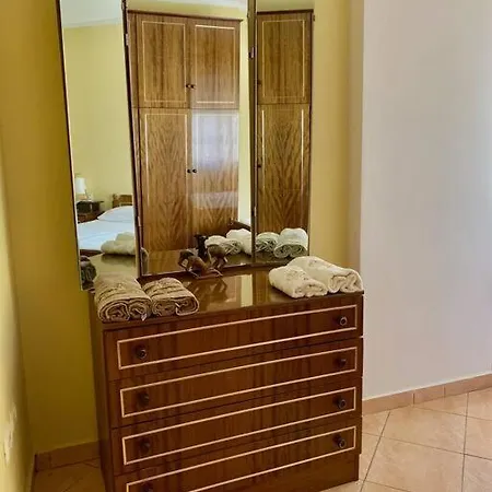 Family Friendly 2-bedroom In :) Apartment *