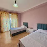 Family Friendly 2-bedroom In :) Apartmán Durrës