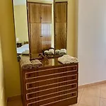 Family Friendly 2-bedroom In :) Apartmán *
