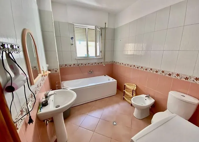 Διαμέρισμα Family Friendly 2-bedroom In :) *